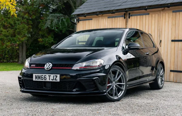 Volkswagen Golf GTI
