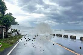 Super Typhoon Fung-wong Nears the Philippines